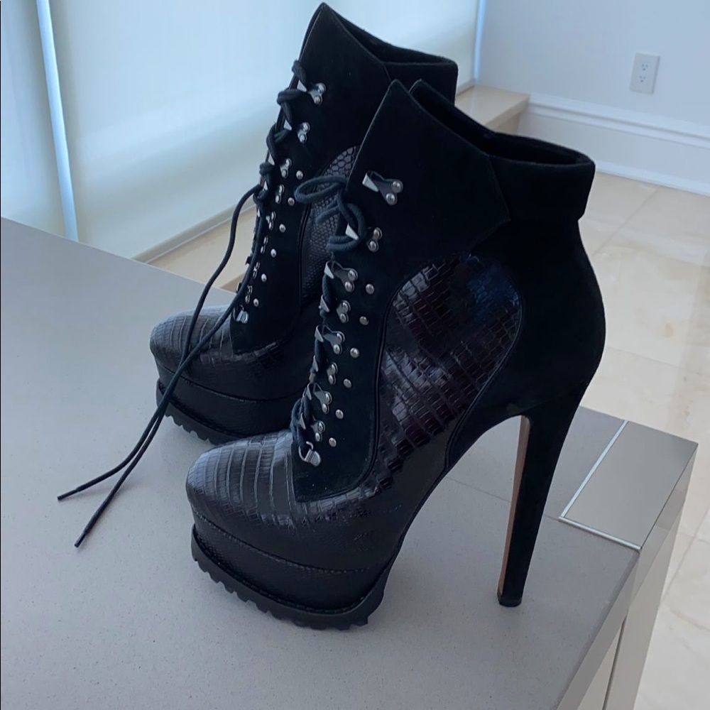 Alaia Black leather / suede boots